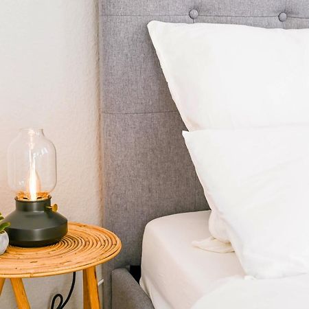 120Qm Denkmal Apartment In Krefeld Mit Stuck Und Balkon - Beuys Apartments - 크레펠트 외부 사진