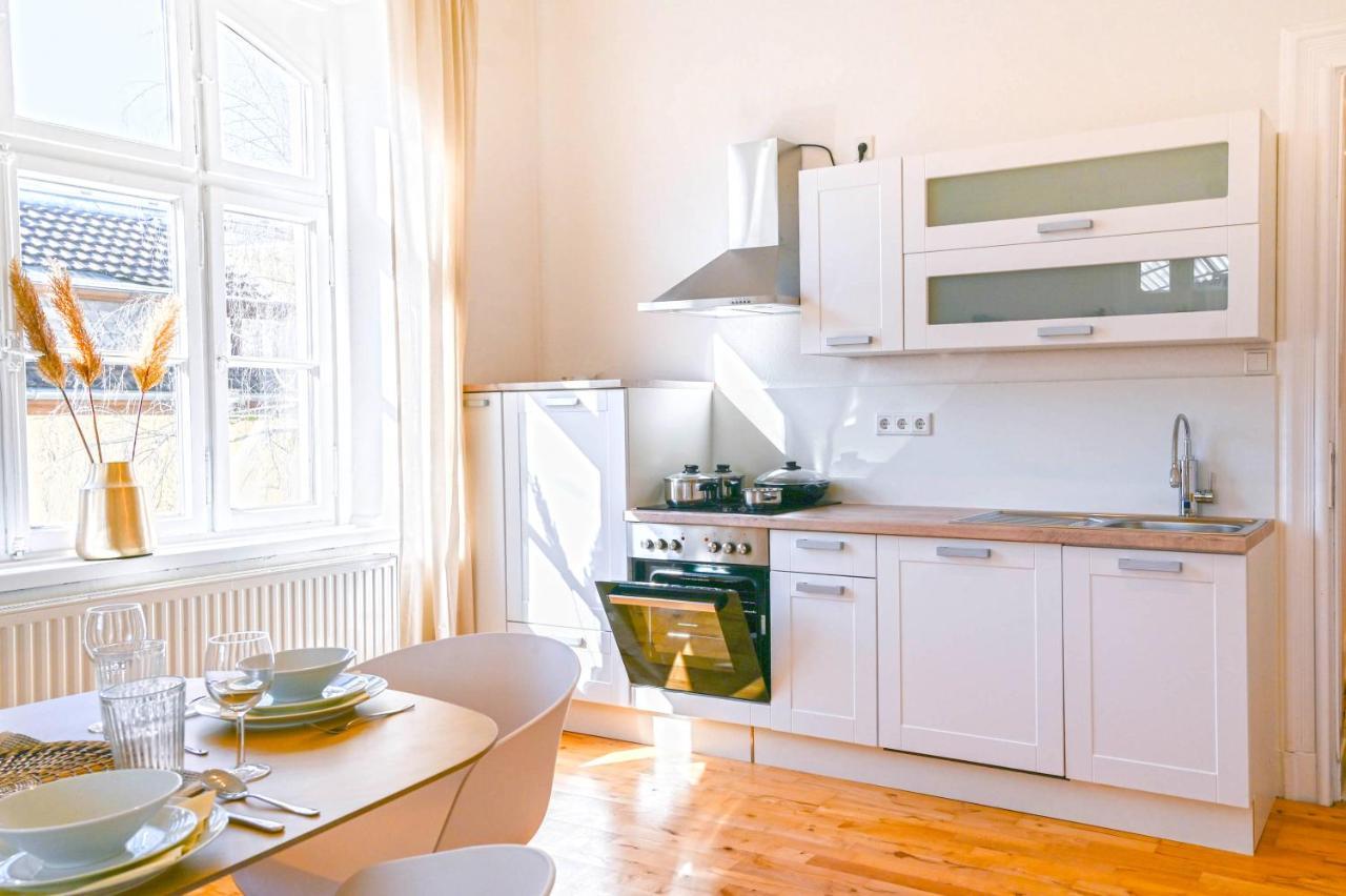 120Qm Denkmal Apartment In Krefeld Mit Stuck Und Balkon - Beuys Apartments - 크레펠트 외부 사진
