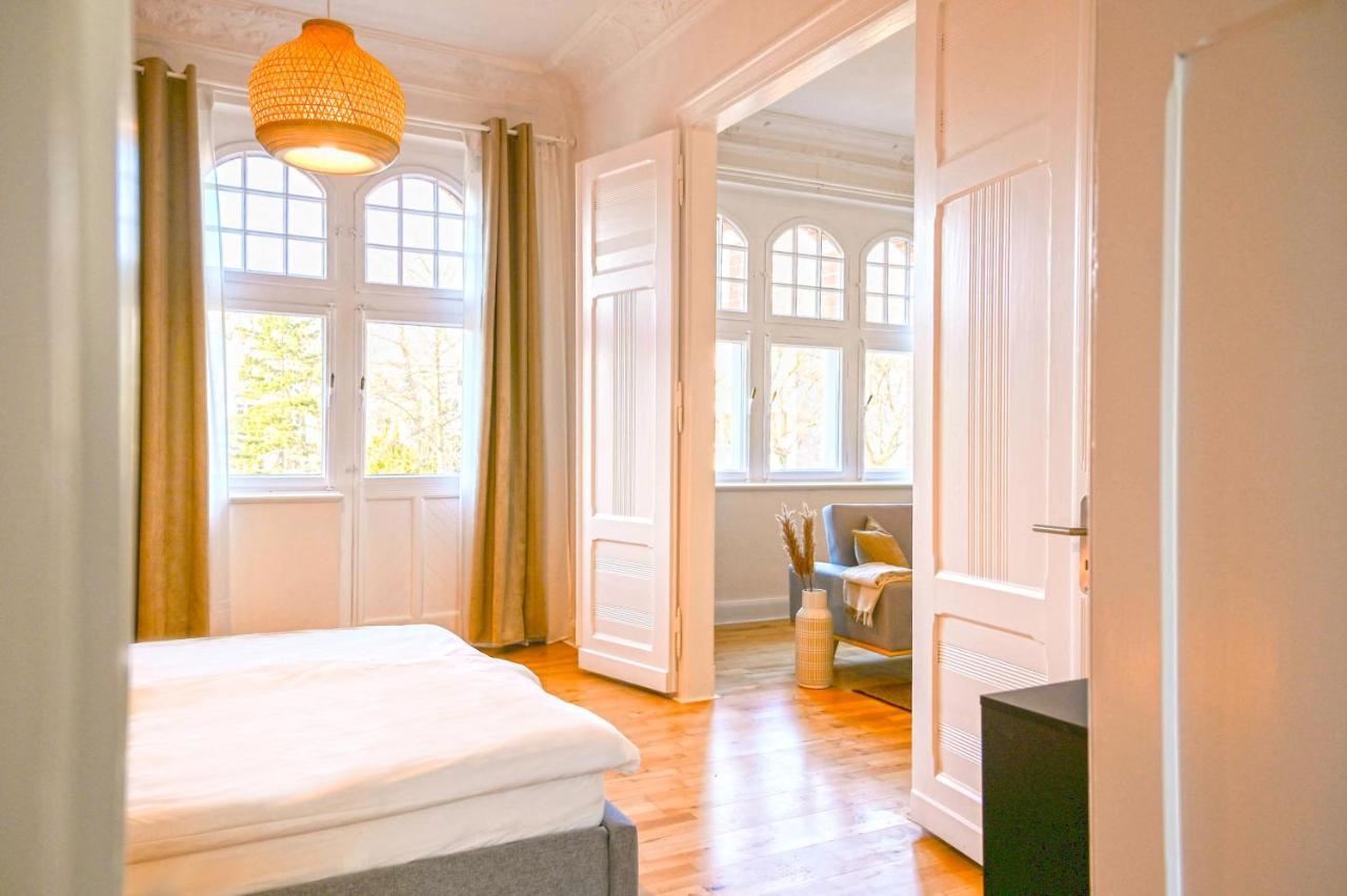 120Qm Denkmal Apartment In Krefeld Mit Stuck Und Balkon - Beuys Apartments - 크레펠트 외부 사진