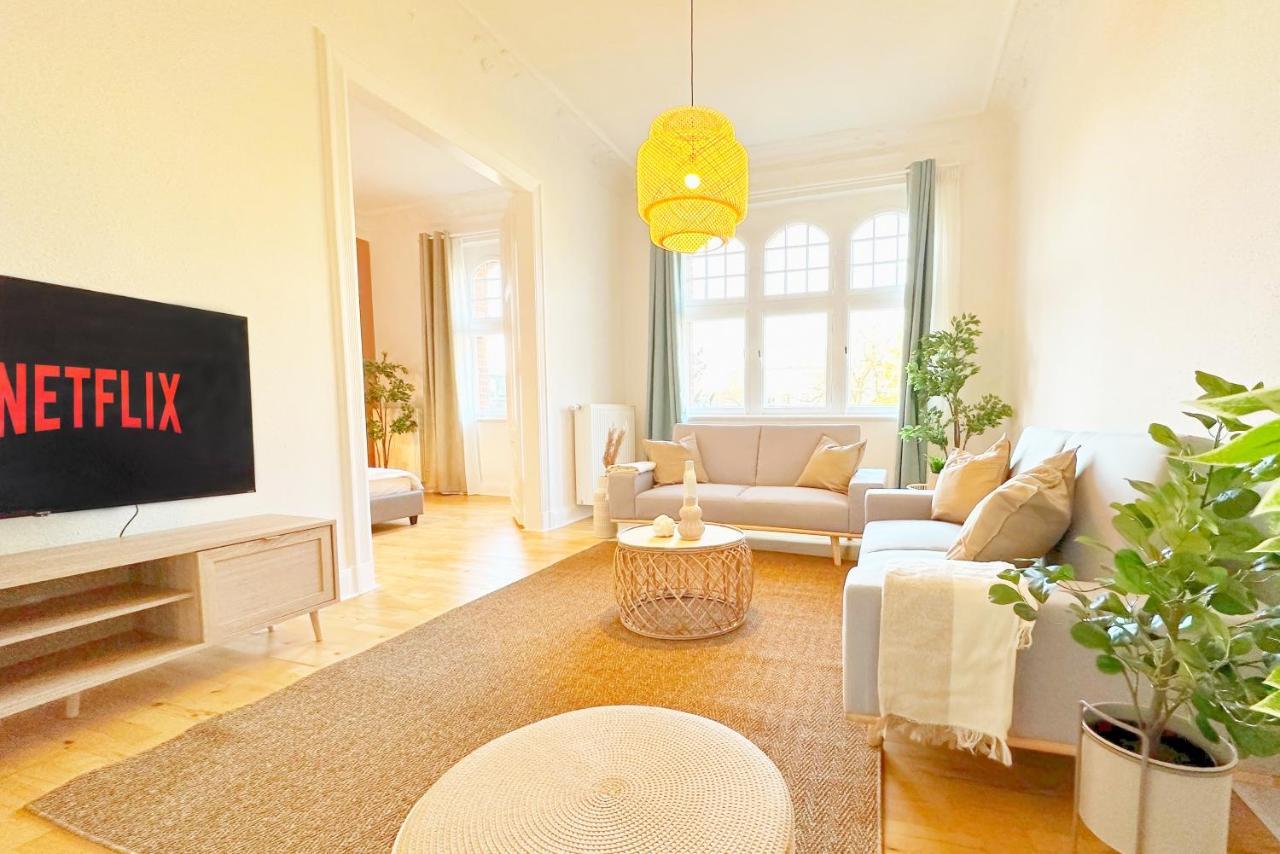 120Qm Denkmal Apartment In Krefeld Mit Stuck Und Balkon - Beuys Apartments - 크레펠트 외부 사진